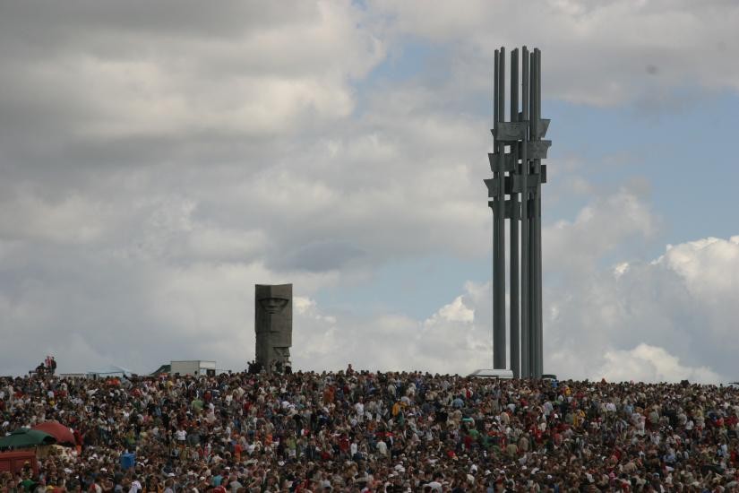 Click for original image 59k 825x550